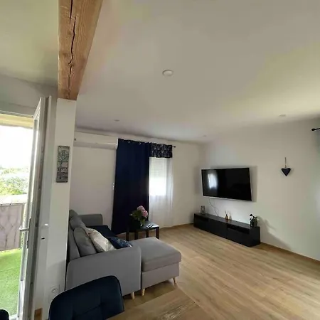 Charmante Maison Individuelle A Limoux